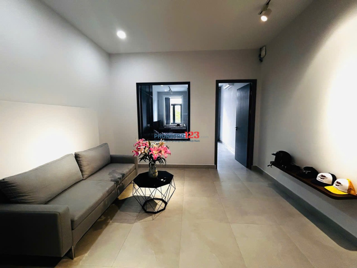 Cho thuê căn hộ cao cấp quận 1, 1PN 65m2. Ban công view Công viên Lê Văn Tám. Gần Hồ Con Rùa