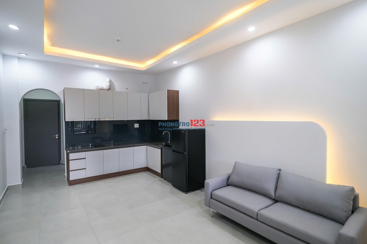 Cho thuê căn hộ cao cấp quận 1, 1PN 65m2. Ban công view Công viên Lê Văn Tám. Gần Hồ Con Rùa