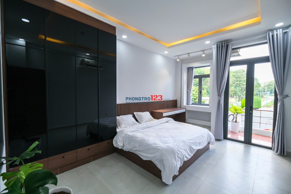 Cho thuê căn hộ cao cấp quận 1, 1PN 65m2. Ban công view Công viên Lê Văn Tám. Gần Hồ Con Rùa