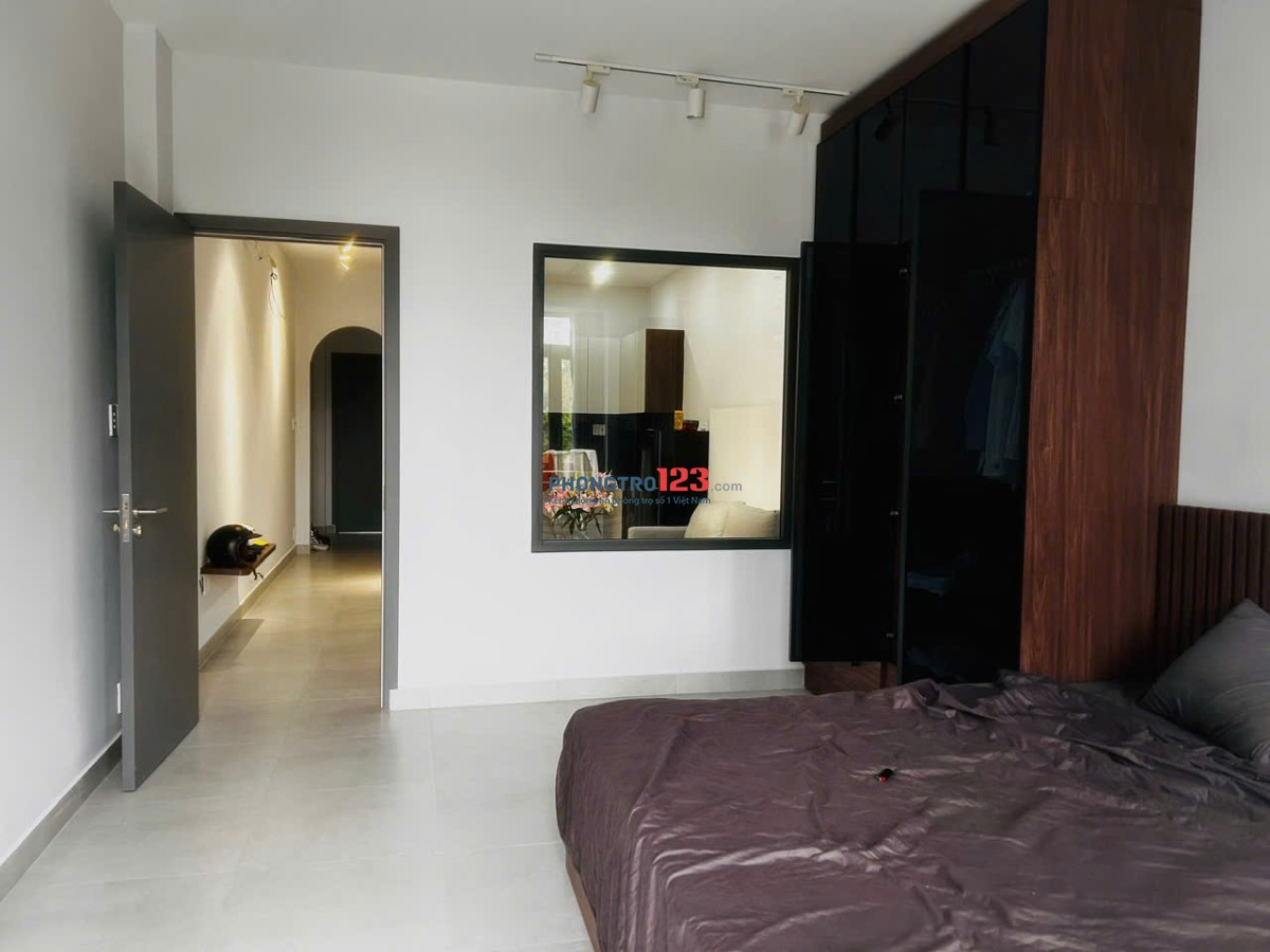 Cho thuê căn hộ cao cấp quận 1, 1PN 65m2. Ban công view Công viên Lê Văn Tám. Gần Hồ Con Rùa