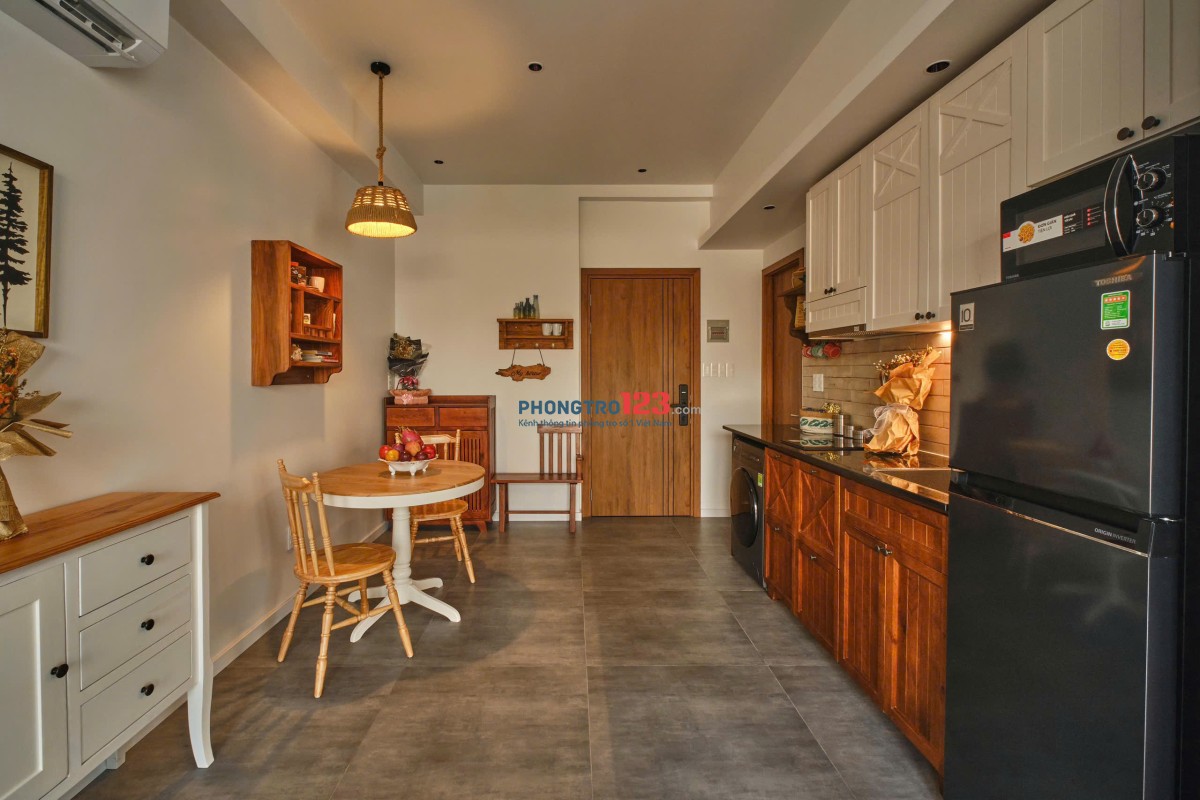 Cho thuê căn hộ cao cấp, 1PN 75m2. Balcony lớn. Thang máy. Oto tận nhà