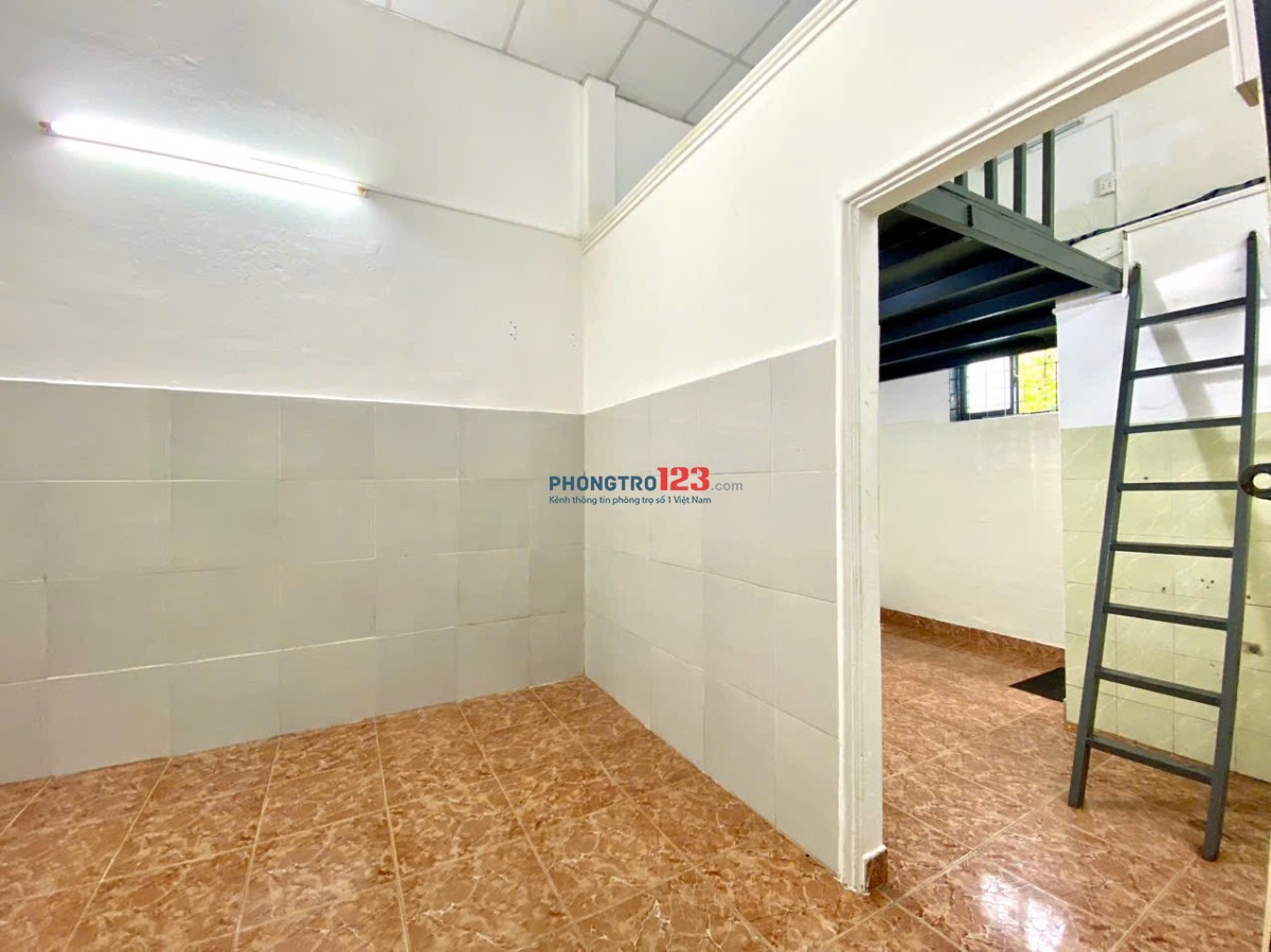 CHÍNH CHỦ Cho Thuê Phòng Trọ Có Gác - Rộng 40m2 - Cửa Sổ Thoáng -Cầu Rạch Ông - Trần Xuân Soạn - Q7