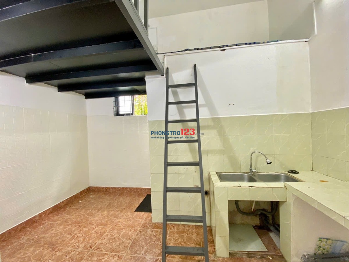 CHÍNH CHỦ Cho Thuê Phòng Trọ Có Gác - Rộng 40m2 - Cửa Sổ Thoáng -Cầu Rạch Ông - Trần Xuân Soạn - Q7