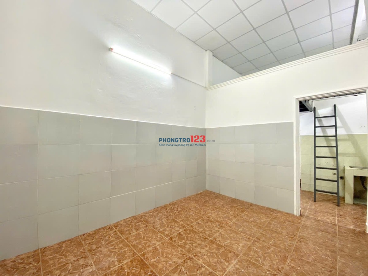 CHÍNH CHỦ Cho Thuê Phòng Trọ Có Gác - Rộng 40m2 - Cửa Sổ Thoáng -Cầu Rạch Ông - Trần Xuân Soạn - Q7