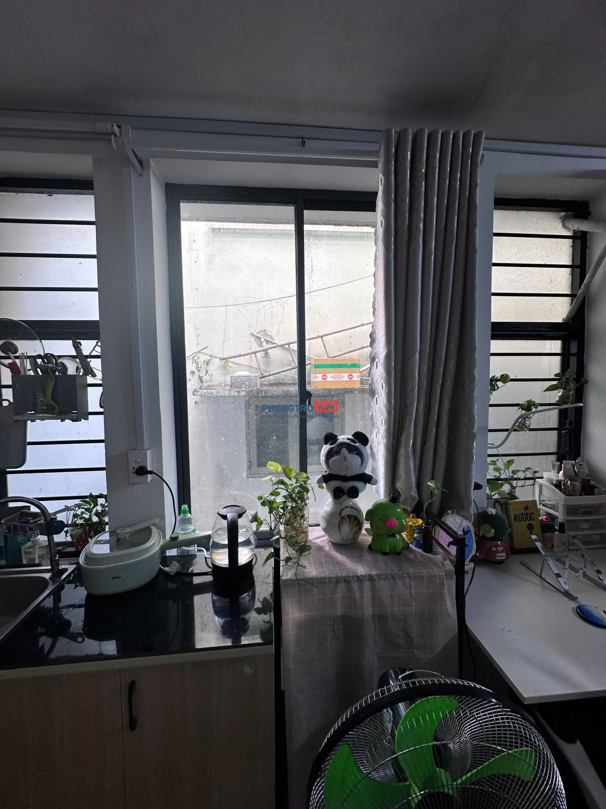 PHÒNG TRỆT FULL ĐỒ – CỬA SỔ LỚN, ĐỂ XE TRONG NHÀ – TRẦN KHÁNH DƯ, Q1 – GẦN CHỢ & NHÀ THỜ TÂN ĐỊNH