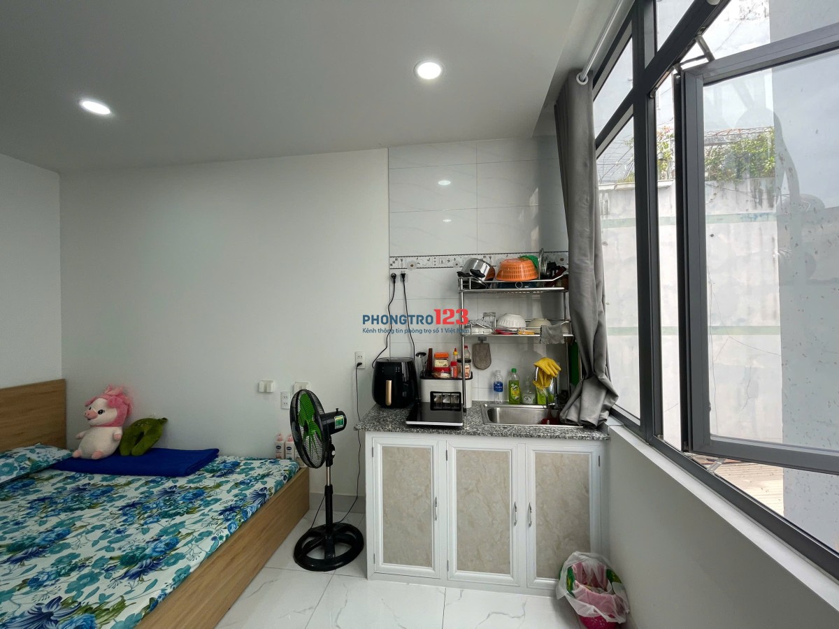 Cho thuê phòng trọ có thang máy, cửa sổ, Phú Nhuận, giáp Nguyễn Kiệm, Phan Đăng Lưu, Phan Xích Long.