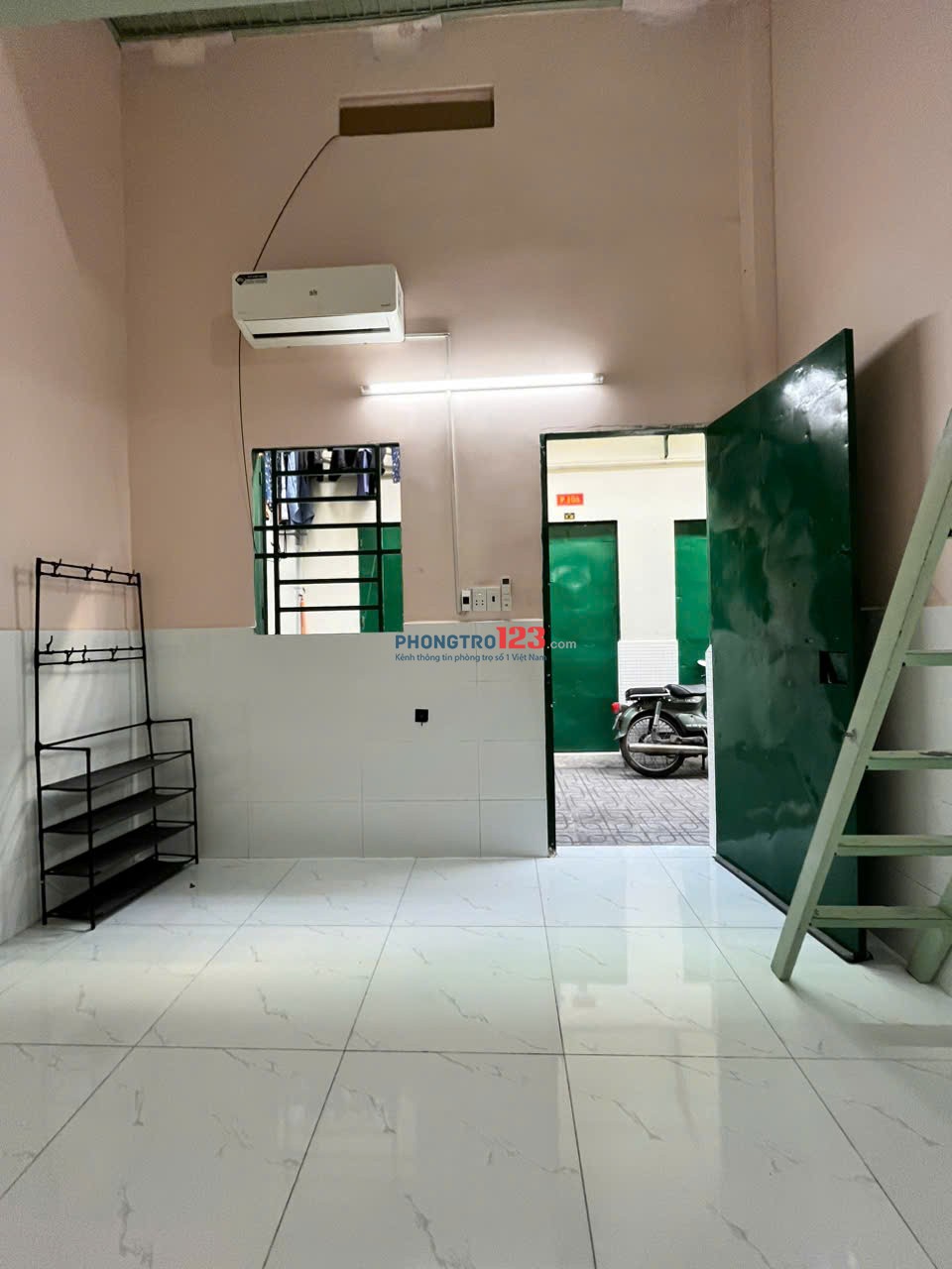 DUPLEX siêu rộng, gần chợ, khu vực trung tâm , thuận tiện di chuyển Q1, IUH, Văn Lang