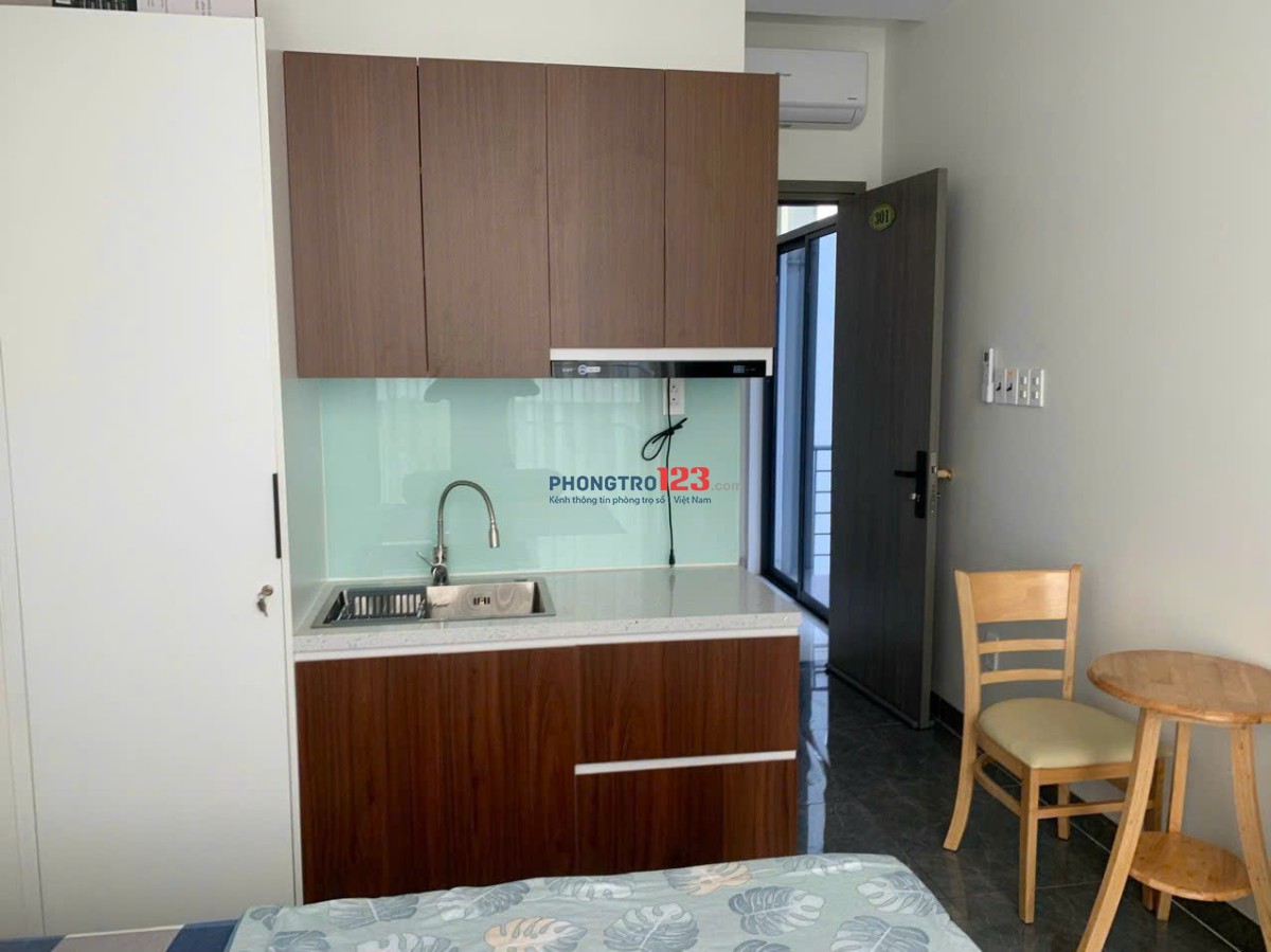 Cho Thuê Căn Hộ Tân Bình Đường Lê Văn Sỹ Có Ban Công View Triệu Đô Full Nội Thất Sang Trọng.