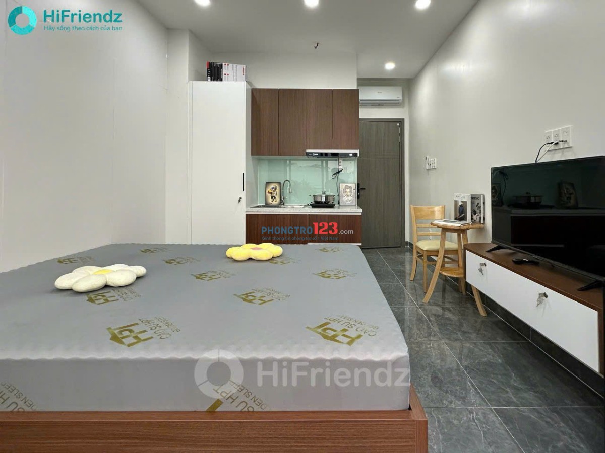 Cho Thuê Căn Hộ Tân Bình Đường Lê Văn Sỹ Có Ban Công View Triệu Đô Full Nội Thất Sang Trọng.
