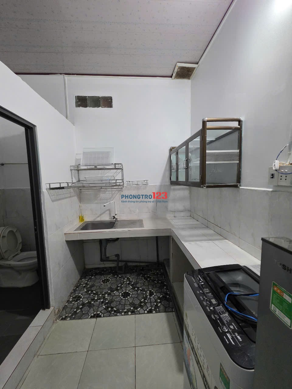 Phòng trệt không gác có sẵn nội thất tiện nghi tại P. Phú Tân, TPBT