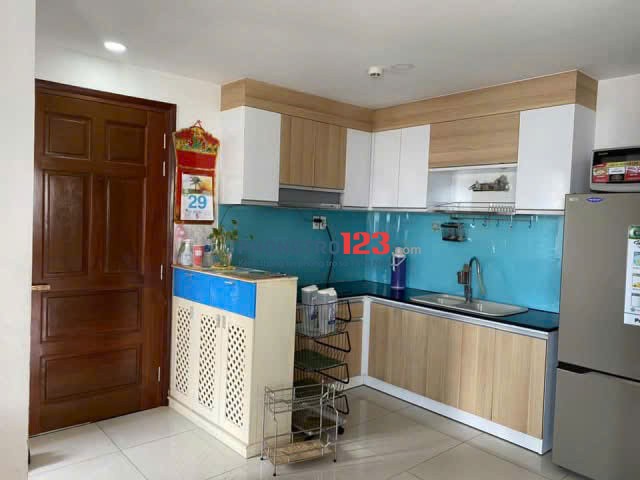 CHCC Screc, P12, Q3, CĂN GÓC , 2p, 85m2, giá 13tr/tháng