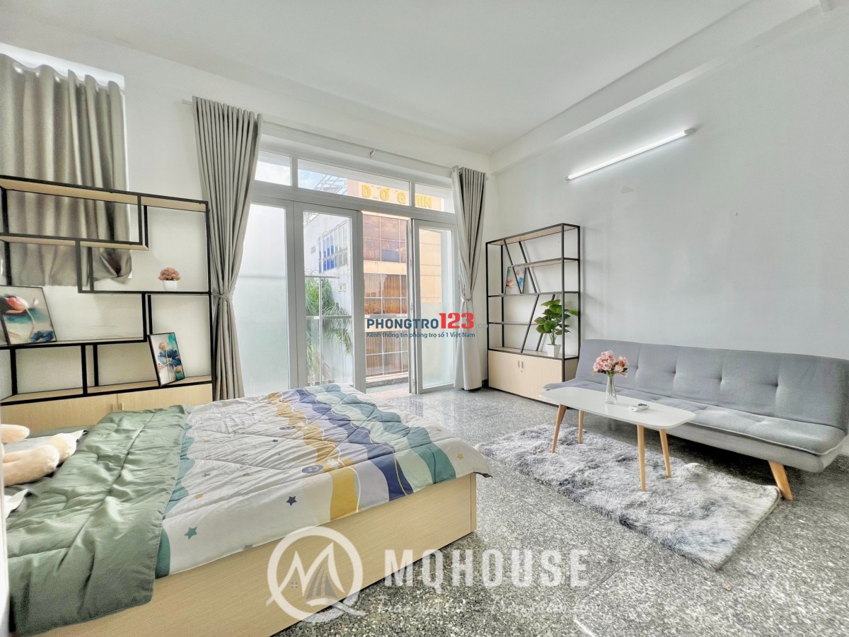Chung Cư Mini - Cửa Sổ/Ban Công - Thang máy - E.town Cộng Hòa