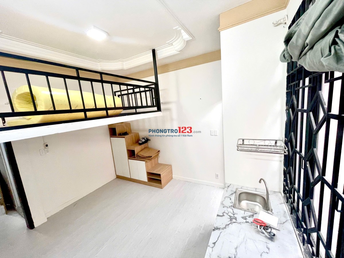 Khai Trương Phòng Có Gác Ban Công, Tách Bếp Trung Tâm Phú Nhuận Giáp Q1, Q3