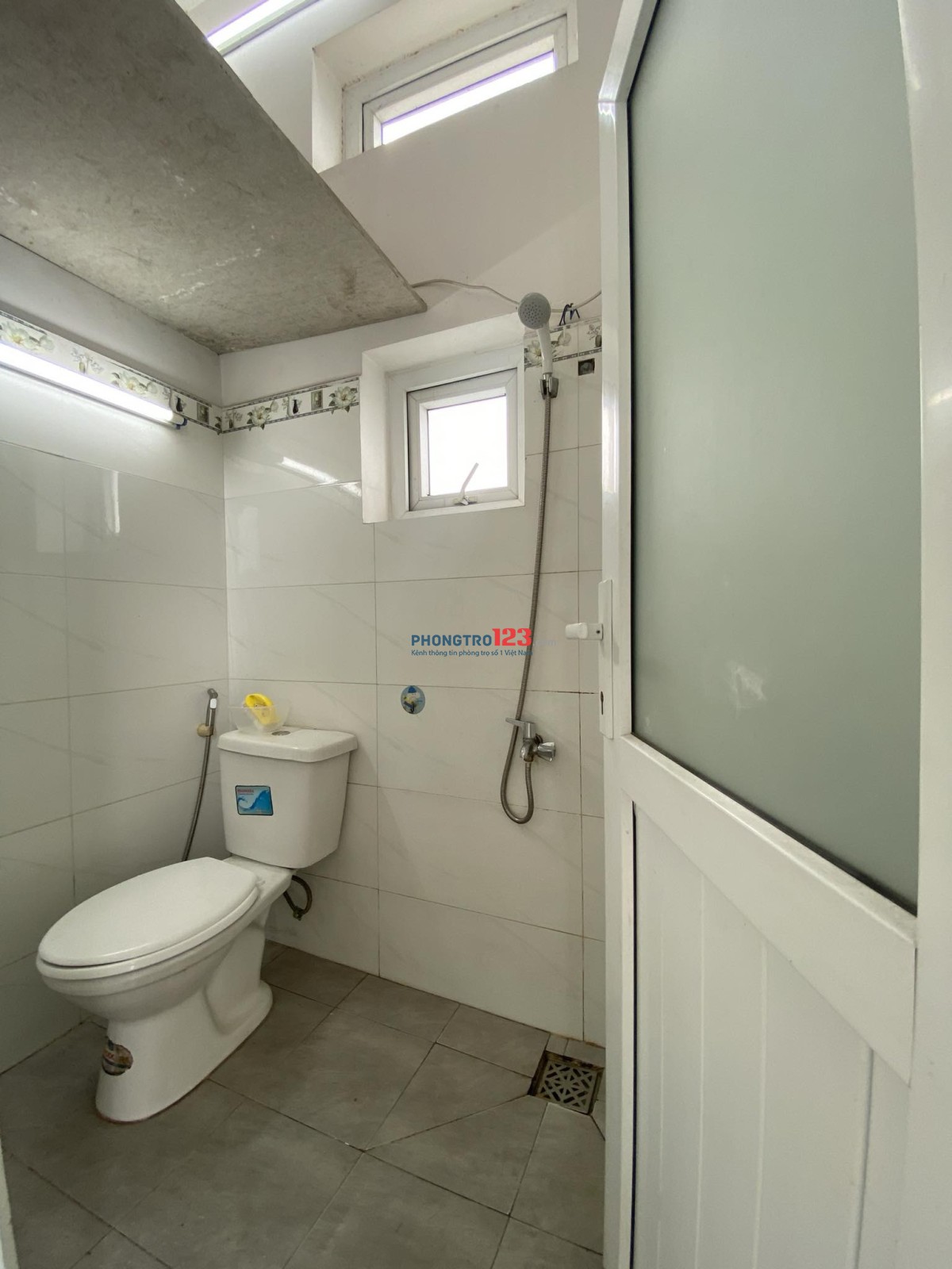 Phòng trọ ban công cửa sổ lớn giá 3tr7