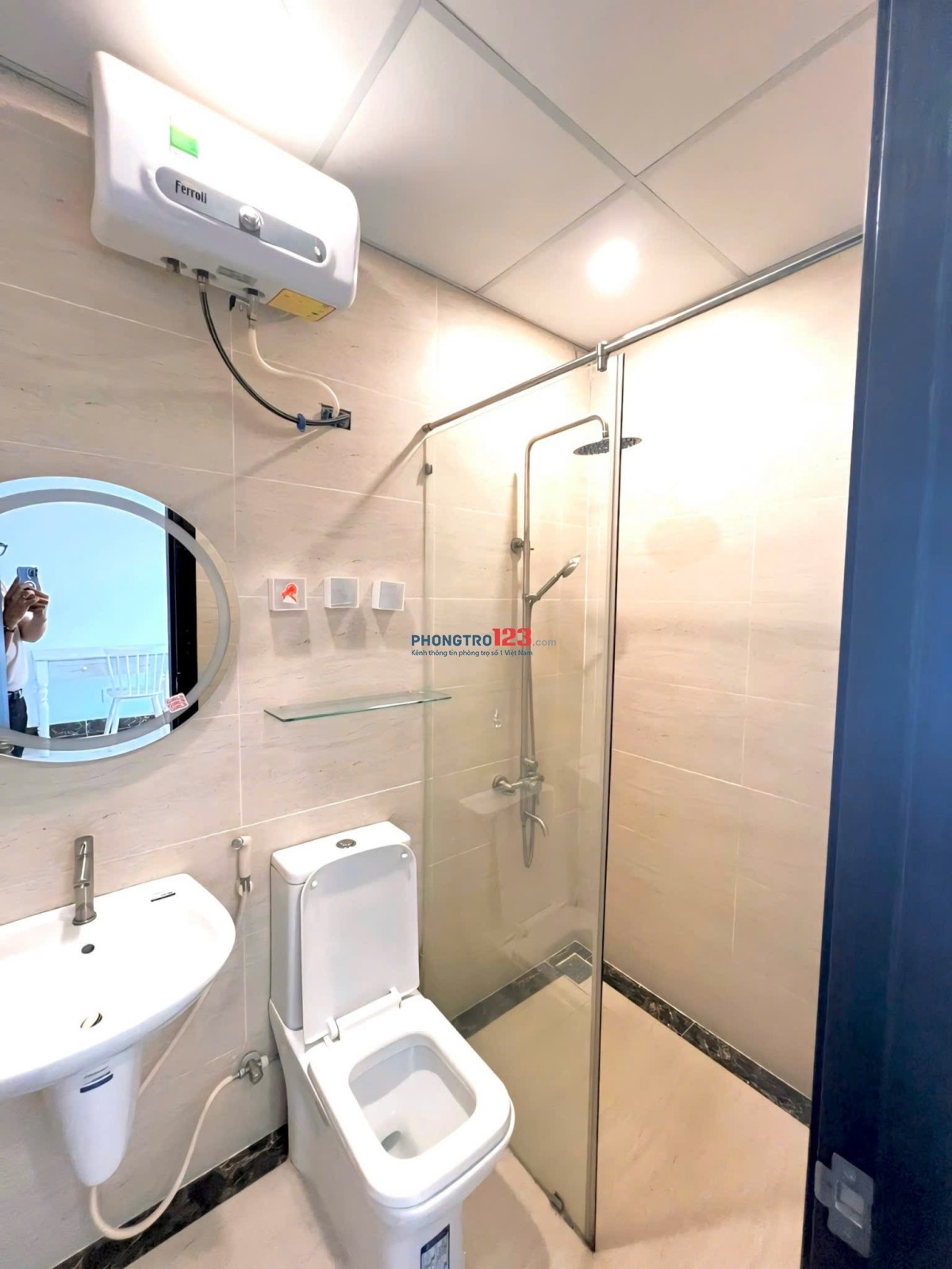 PHÒNG FULL NỘI THẤT BAN CÔNG GẦN TRUNG TÂM