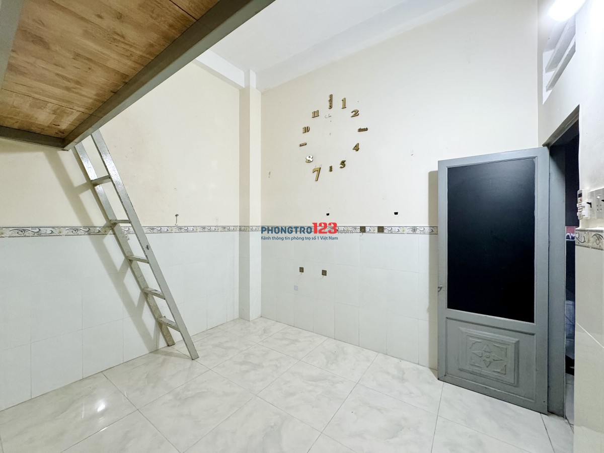 Phòng Trọ Giá Rẻ _ Sẳn máy lạnh, thang máy _ Ngay Đại Học Công Thương _ AEON Tân Phú
