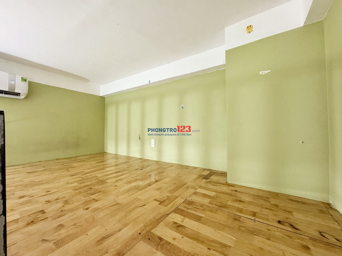 Phòng Trọ Giá Rẻ _ Sẳn máy lạnh, thang máy _ Ngay Đại Học Công Thương _ AEON Tân Phú