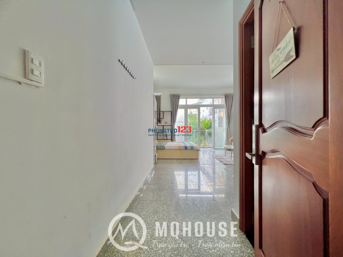 Chung Cư Mini - Cửa Sổ/Ban Công - Thang máy - E.town Cộng Hòa