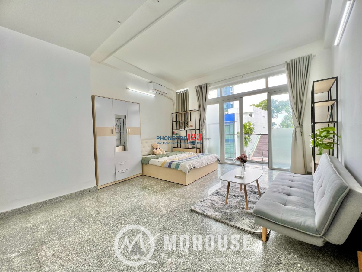 Chung Cư Mini - Cửa Sổ/Ban Công - Thang máy - E.town Cộng Hòa
