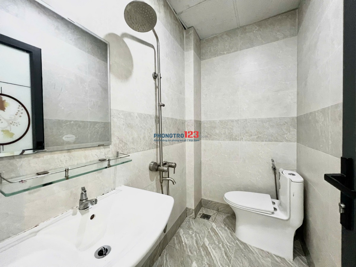 Căn hộ quận 4 giá 5tr3 có cửa sổ sát trung tâm Sài Gòn