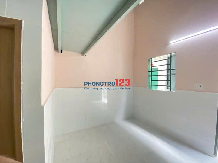 Trống Phòng Có Gác ngay Cầu Vượt Hoàng Hoa Thám Tân Bình