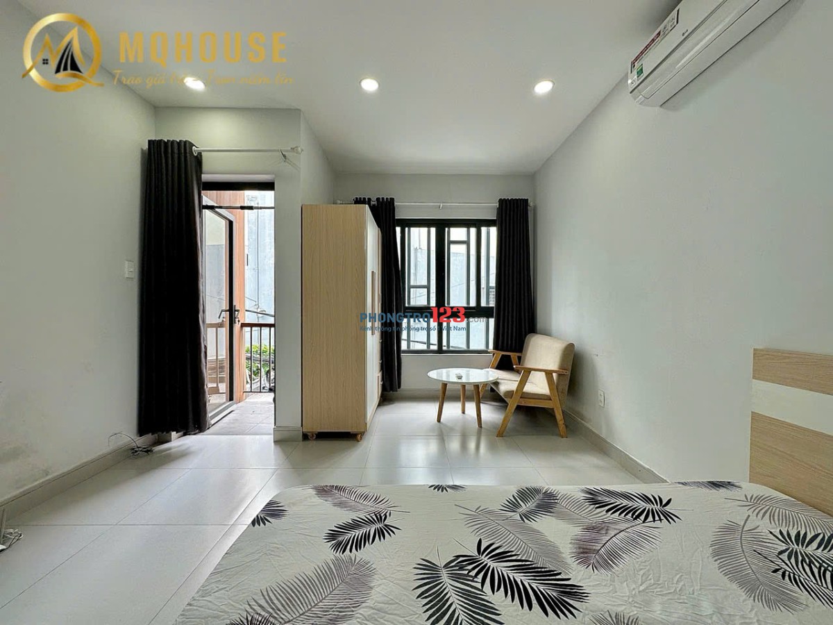 CĂN HỘ STUDIO BAN CÔNG - NHÀ MỚI - FULL NỘI THẤT - NGAY CHỢ HOÀNG HOA THÁM