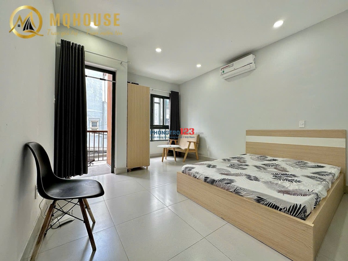 CĂN HỘ STUDIO BAN CÔNG - NHÀ MỚI - FULL NỘI THẤT - NGAY CHỢ HOÀNG HOA THÁM