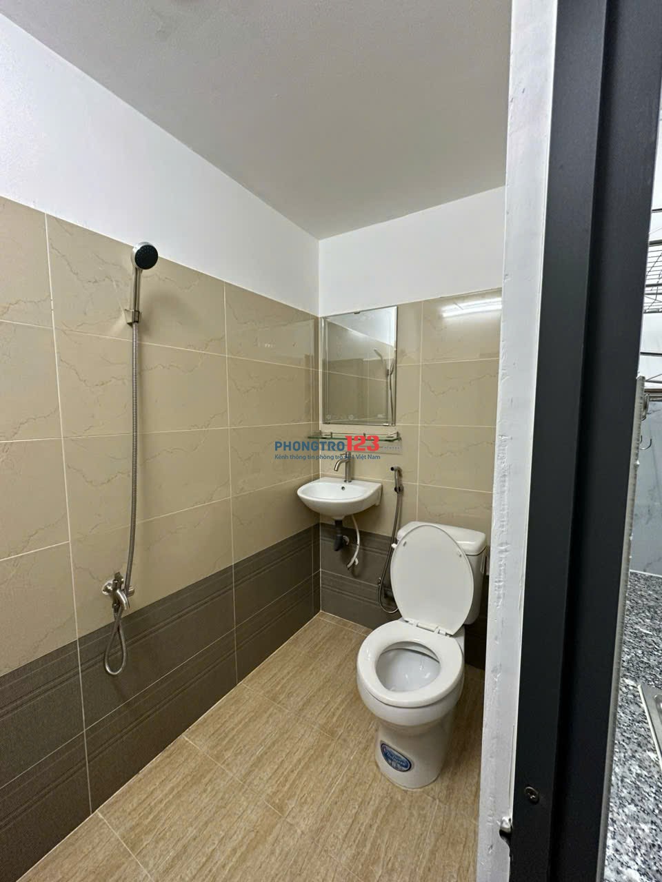 Căn hộ thoáng mát, 1 phòng ngủ, PK và khu bếp riêng - 224/22 Lý Thường Kiệt, P.14, Q.10 Gần ĐH BKhoa