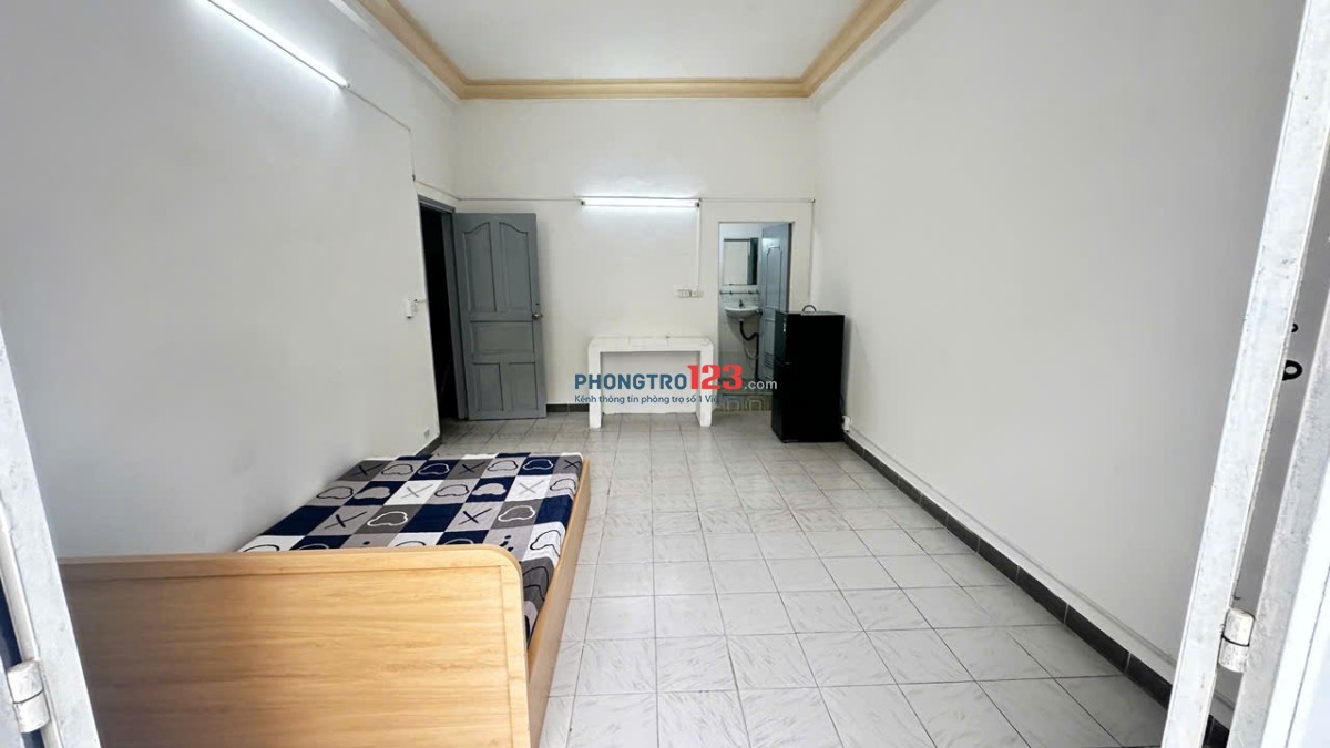 Phòng đẹp giá tốt - 21/1 đường Trường Sơn, P4, Q. Tân Bình (Có máy lạnh, gần sân bay, khoá vân tay)