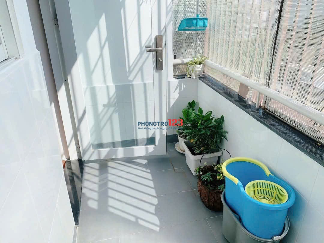 Căn hộ chung 10A Trần Nhật Duật, Quận 1 - 70m2, 2p ngủ, NT, 12tr/th