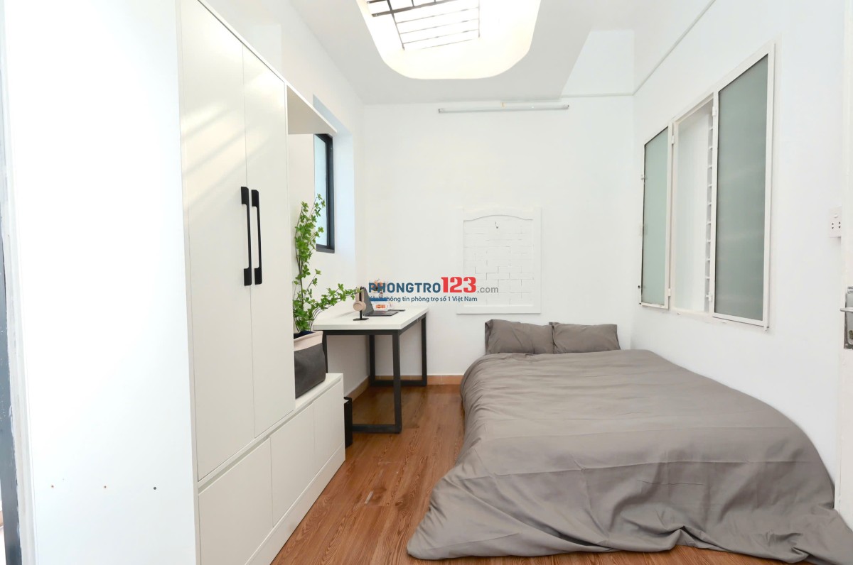 Khai trương phòng trọ Phú Nhuận có ban công ngay đường Lê Văn Sỹ giáp Gò Vấp, Tân Bình.