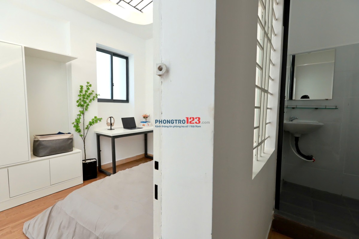 Khai trương phòng trọ Phú Nhuận có ban công ngay đường Lê Văn Sỹ giáp Gò Vấp, Tân Bình.