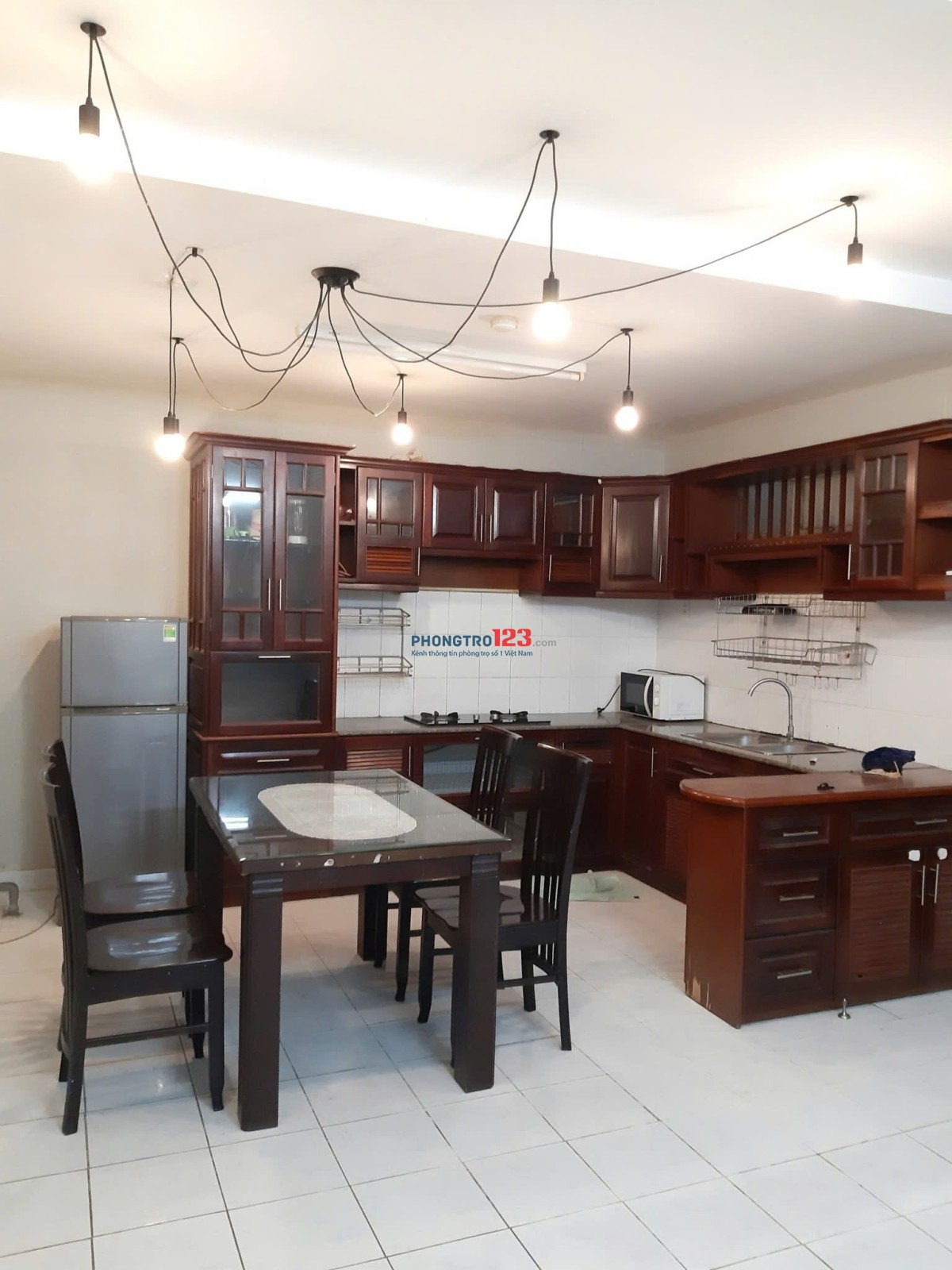 Sacomreal 584, Lũy Bán Bích,Tân Phú - 80m2, 2p ngủ, giá 9,5tr/th