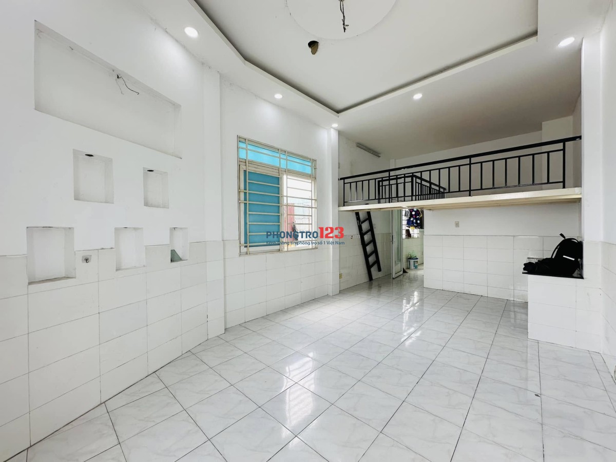 PHÒNG TRỌ RỘNG 40M2 NGAY BIGC TRƯỜNG CHINH FULL NỘI THẤT GÁC RỘNG THOÁNG MÁT