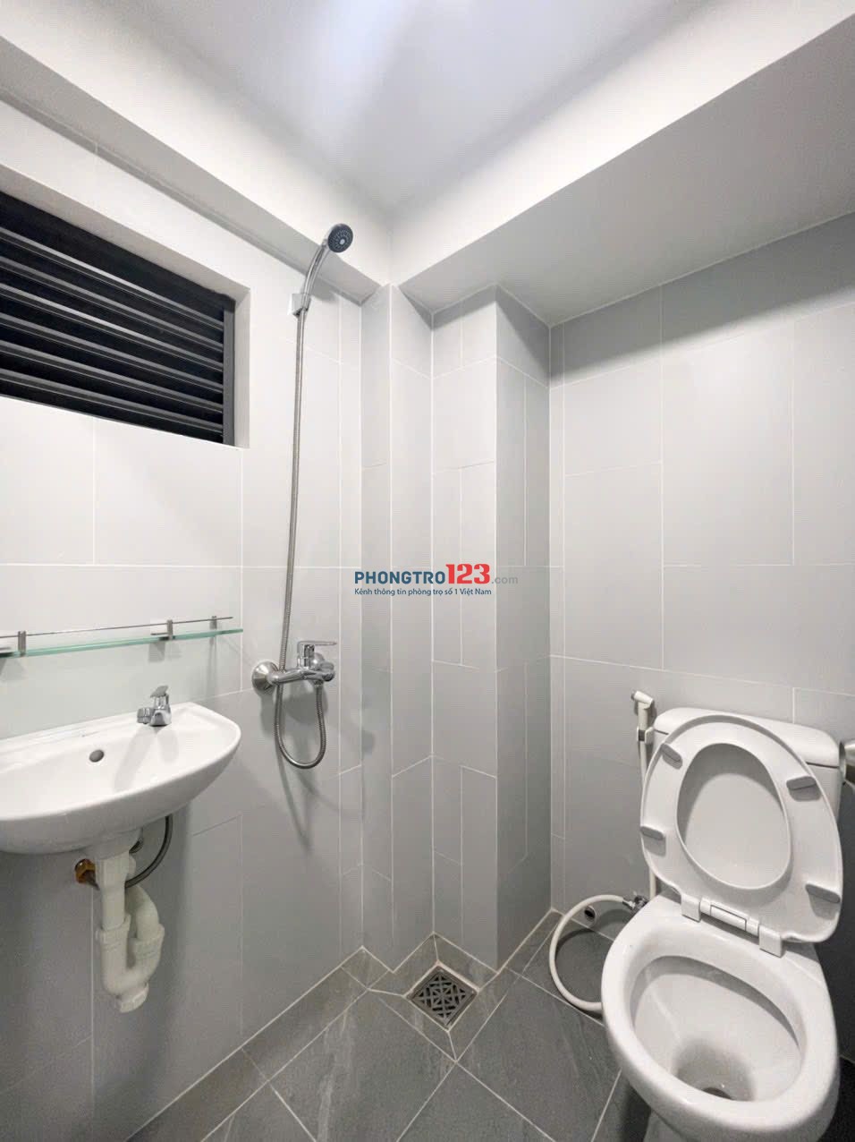 PHÒNG ĐẸP, CỬA SỔ THOÁNG NGAY VỊ TRÍ TRUNG TÂM QUẬN 7