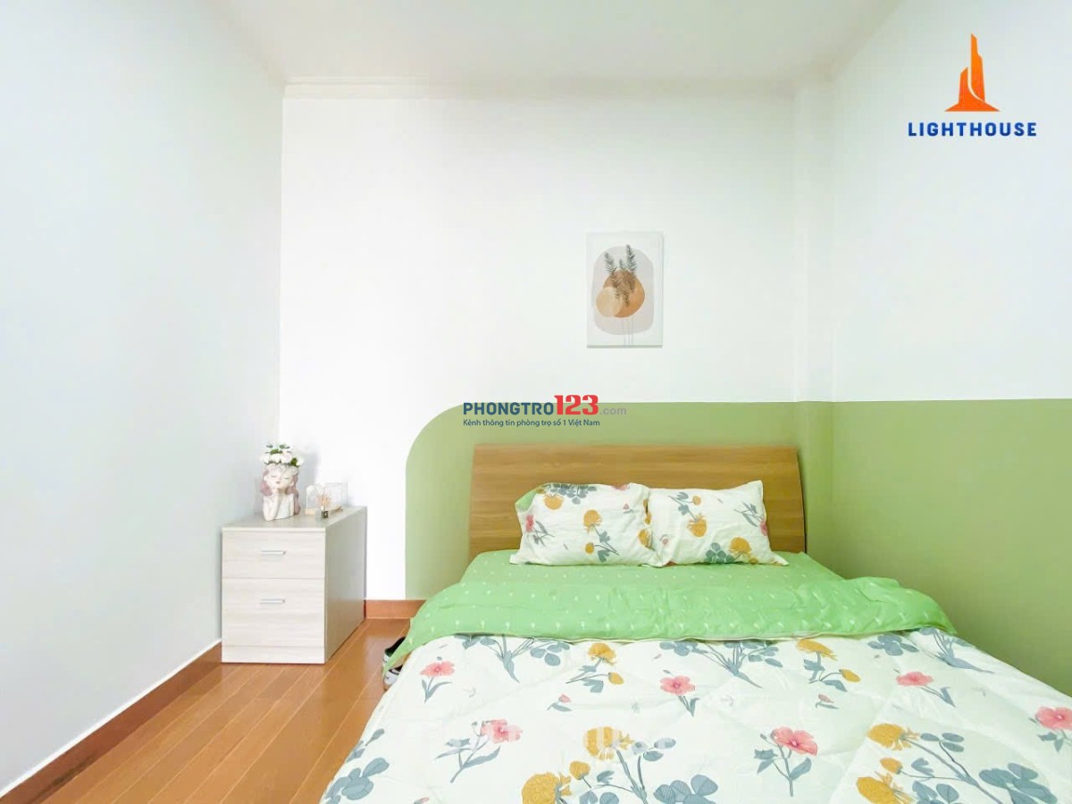 Cho thuê căn hộ dịch vụ với 1 phòng ngủ và ban công full nội thất gần LOTTE Mart Tân Bình