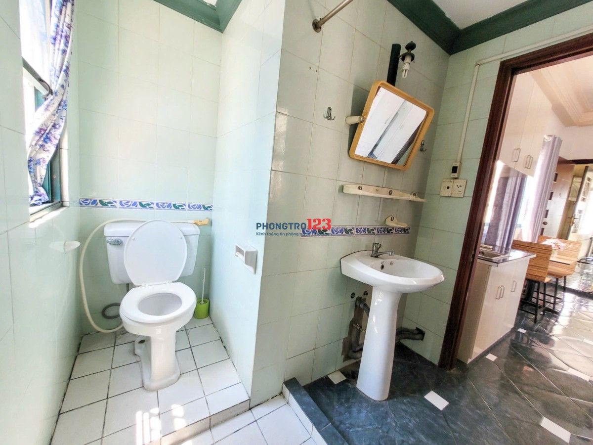 CĂN HỘ CỬA SỔ TRỜI PHÒNG FULL NỘI THẤT NGAY QUẬN 1