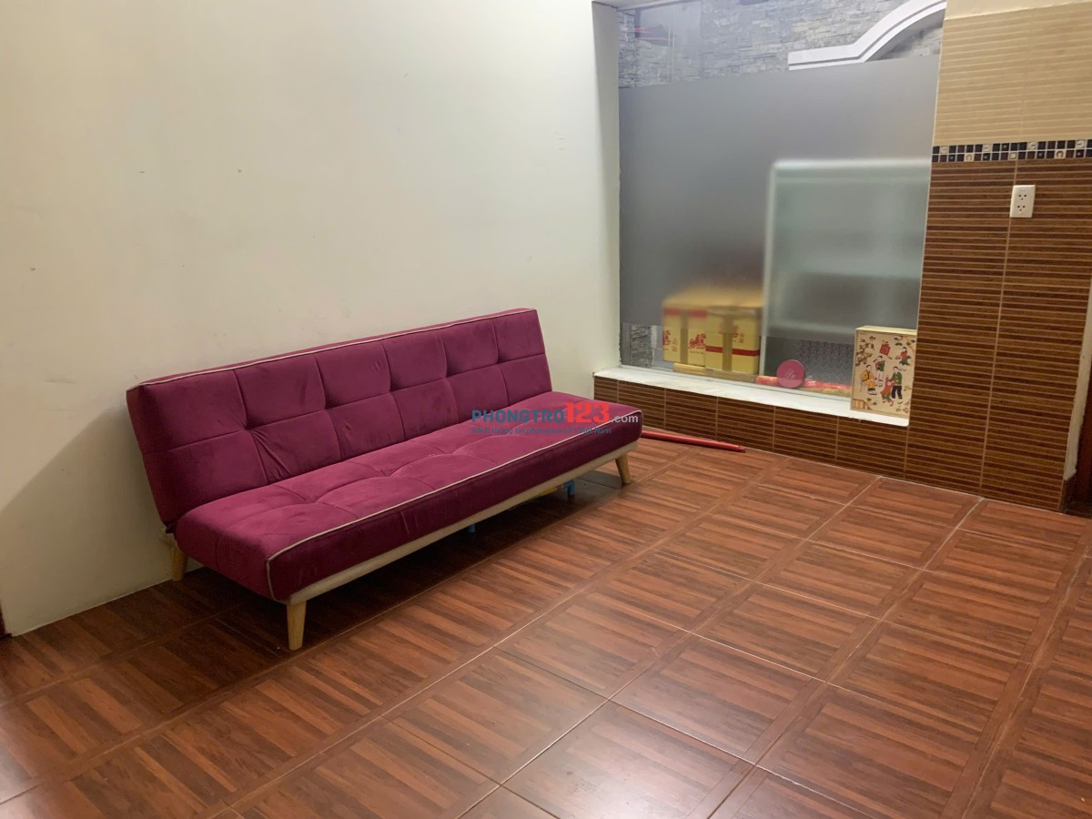 Cho thuê phòng 35m2, full nội thất, 1PN, 1PK cửa sổ trời, tầng trệt, sát chợ cây sộp, trung tâm Q.12