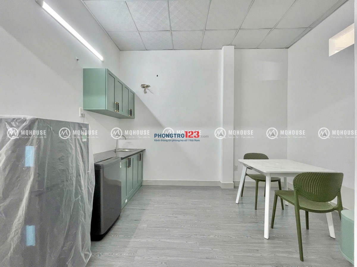 CHO THUÊ CHDV 1PN BAN CÔNG 40M2 MỚI 100% NGAY BỜ KÈ HOÀNG SA GIÁP PN, Q3, BT