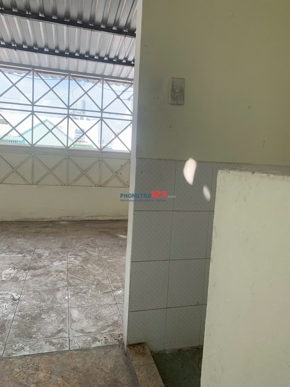 CHO THUÊ NHÀ NGUYÊN CĂN 3 LẦU 3 PHÒNG NGỦ 17M2 TẠI HẺM TRẦN QUANG DIỆU