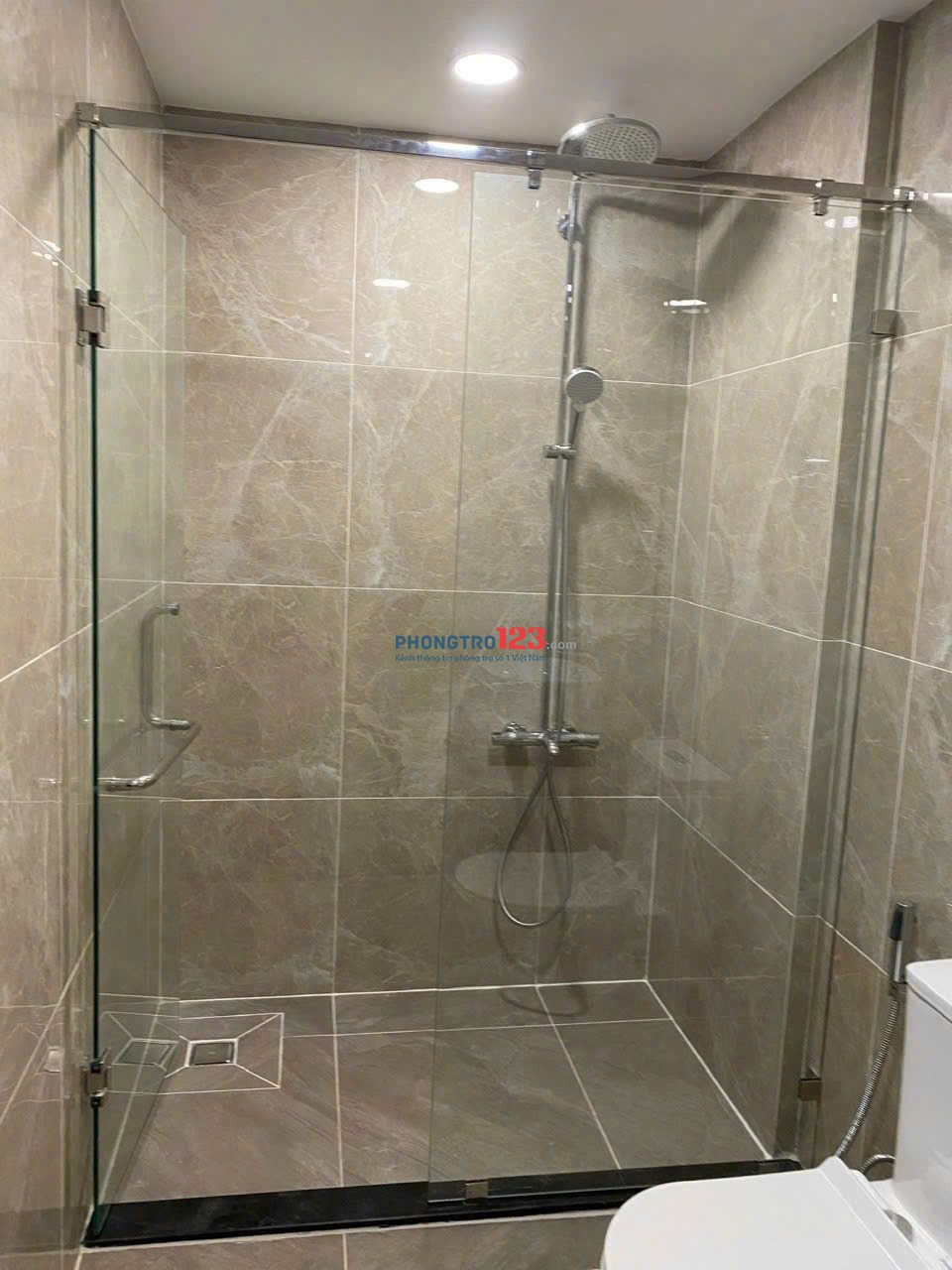 Satra Eximland, Phan Đăng Lưu, Phú Nhuận: 138m2, 3p ngủ, NT, 22tr/th