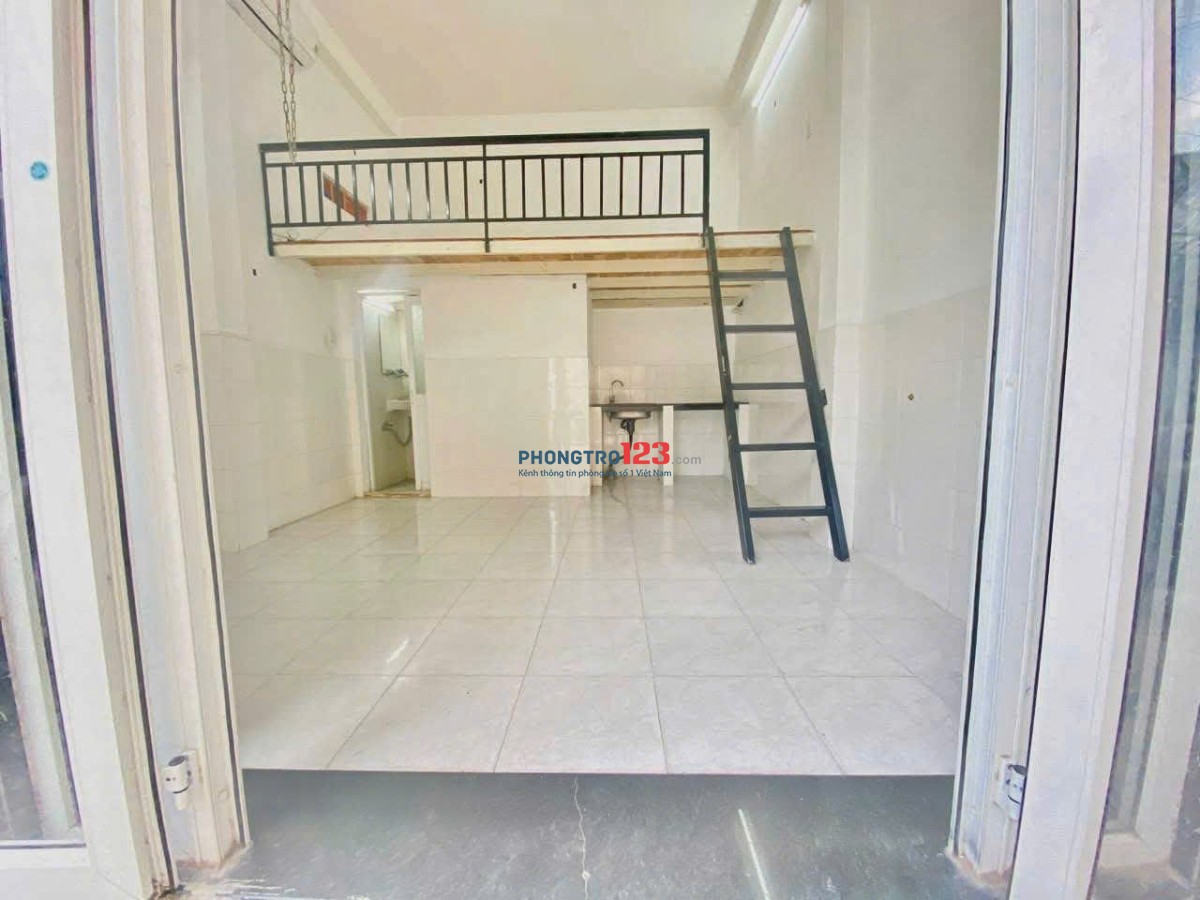 KIÔT KINH DOANH TỰ DO NGAY 763 TRƯỜNG CHINH GIÁ CHỈ 4TR5 SẴN MÁY LẠNH, CÓ GÁC KỆ BẾP CÓ THỂ NGỦ LẠI