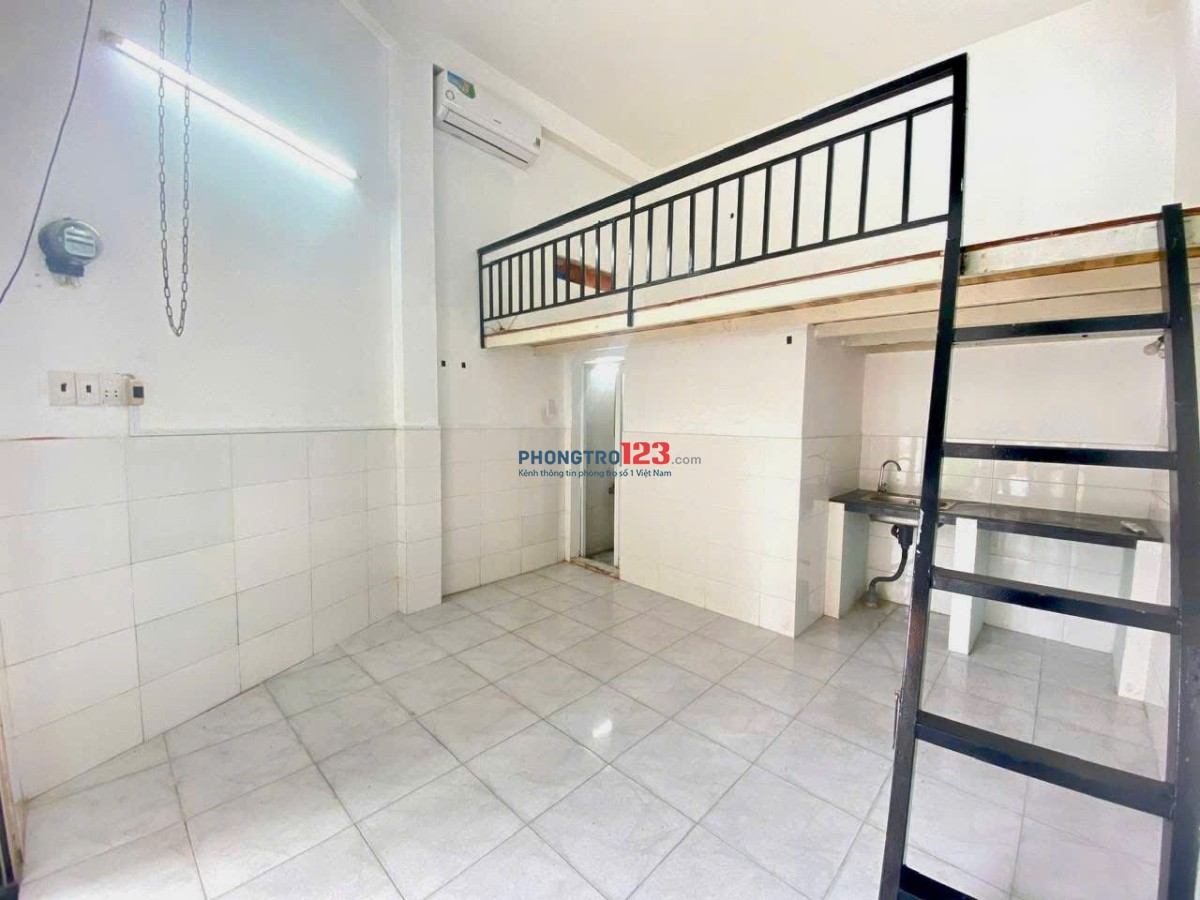 KIÔT KINH DOANH TỰ DO NGAY 763 TRƯỜNG CHINH GIÁ CHỈ 4TR5 SẴN MÁY LẠNH, CÓ GÁC KỆ BẾP CÓ THỂ NGỦ LẠI