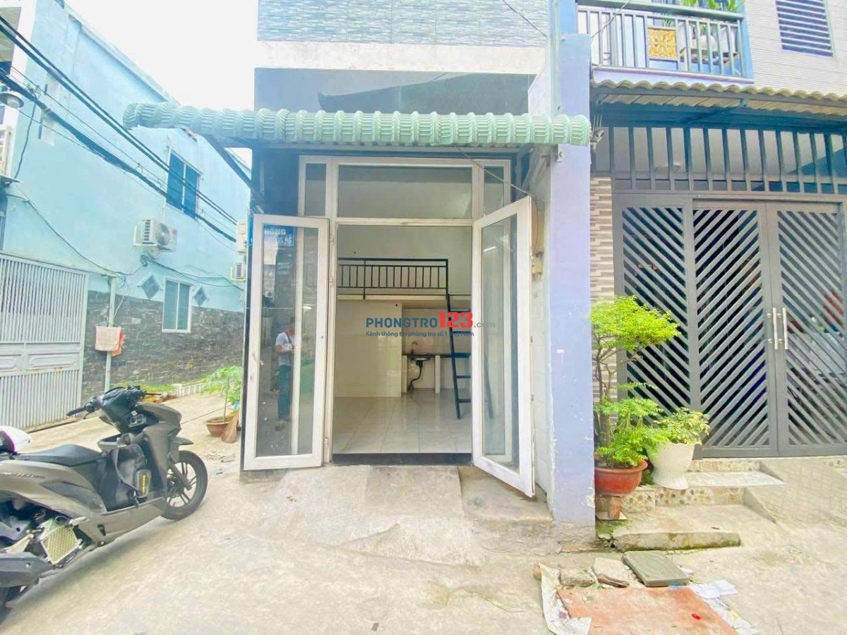 KIÔT KINH DOANH TỰ DO NGAY 763 TRƯỜNG CHINH GIÁ CHỈ 4TR5 SẴN MÁY LẠNH, CÓ GÁC KỆ BẾP CÓ THỂ NGỦ LẠI