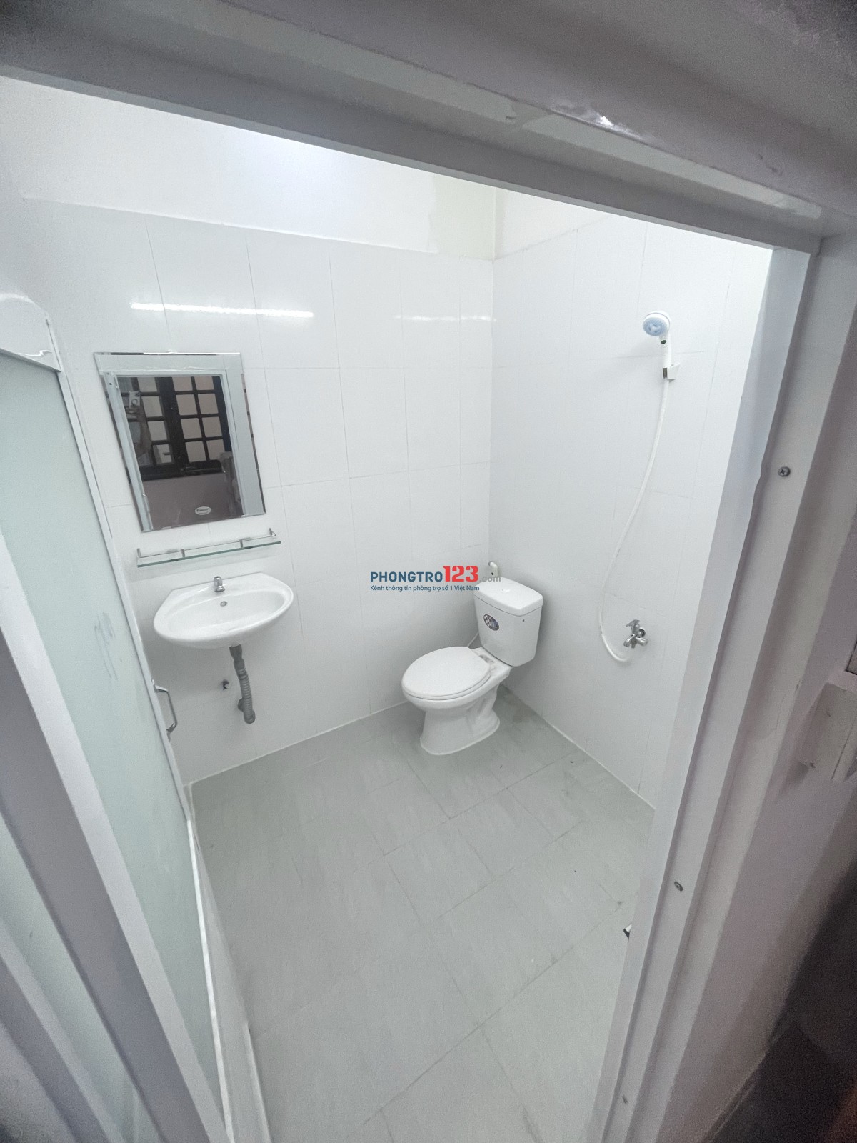 CĂN HỘ TÁCH BẾP MỘT PHÒNG NGỦ - BAN CÔNG - RỘNG 50m2