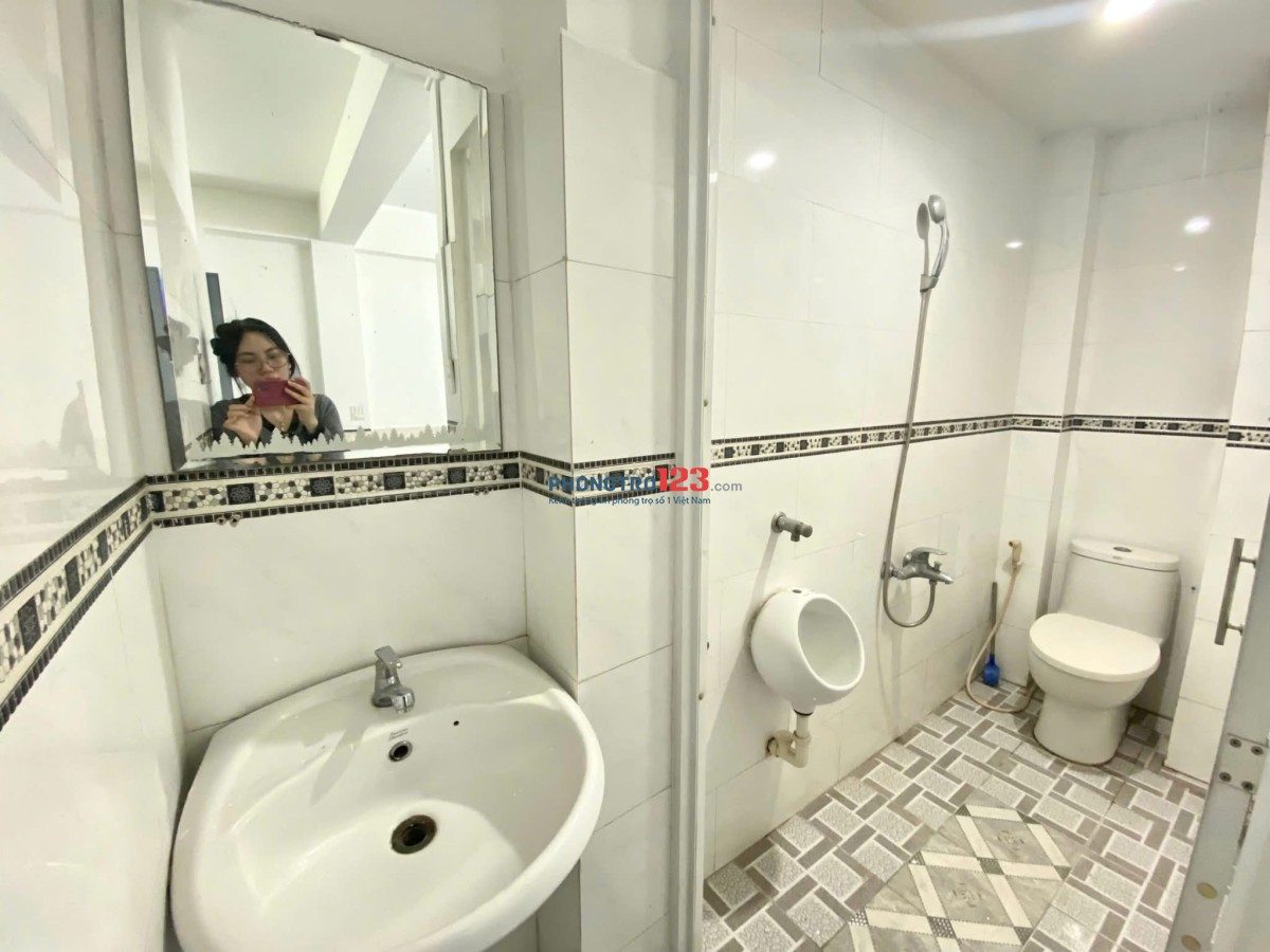 CÒN TRỐNG PHÒNG CHO THUÊ SẴN NỘI THẤT ,PHÒNG RỘNG Y HÌNH