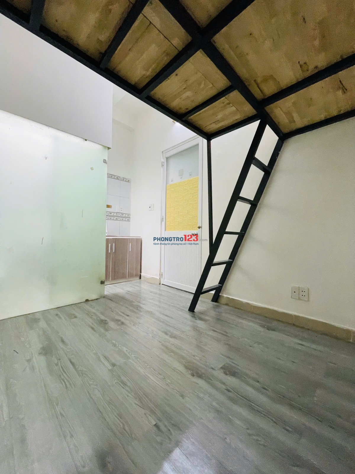 CHO THUÊ PHÒNG GẦN NGAY CỘNG HOÀ SẴN MÁY LẠNH