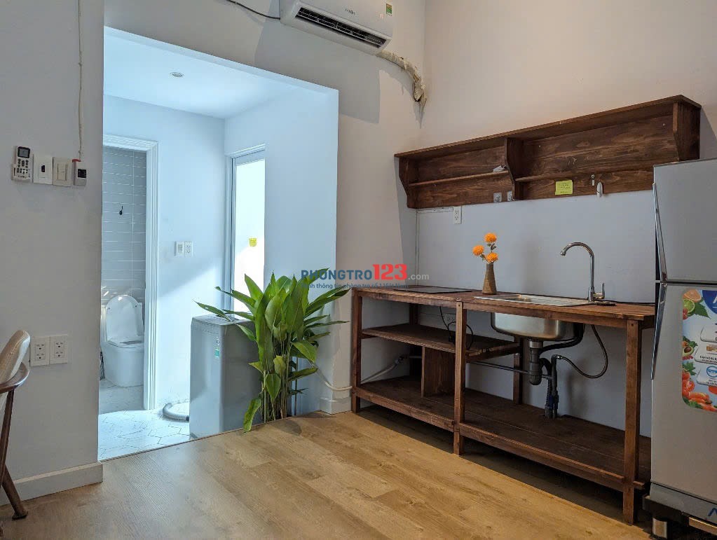 Cho thuê căn studio cửa sổ trời full nội thất gần nhà ga T3 sân bay Tân Sơn Nhất, Quận Tân Bình