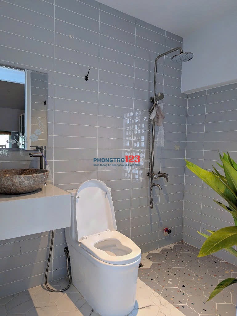 Cho thuê căn studio cửa sổ trời full nội thất gần nhà ga T3 sân bay Tân Sơn Nhất, Quận Tân Bình