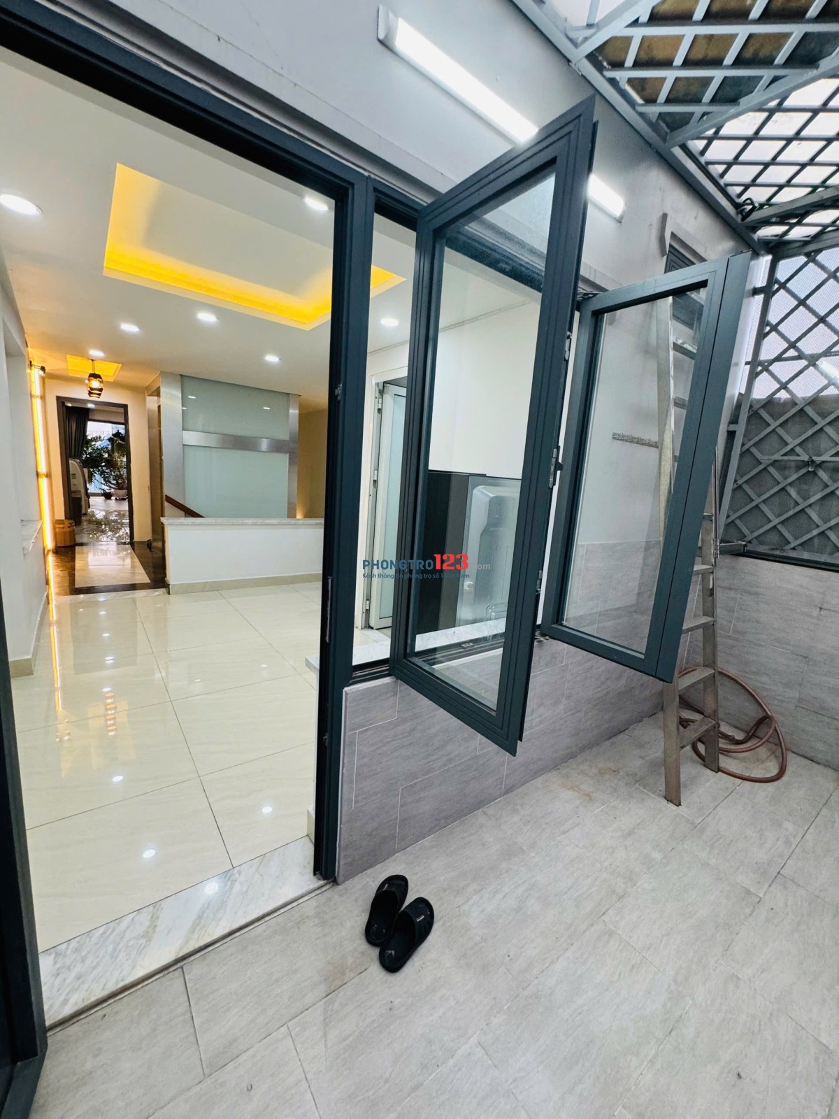Penthouse 80m2 mới keng trống sẵn ngay công viên Hoàng Văn Thụ